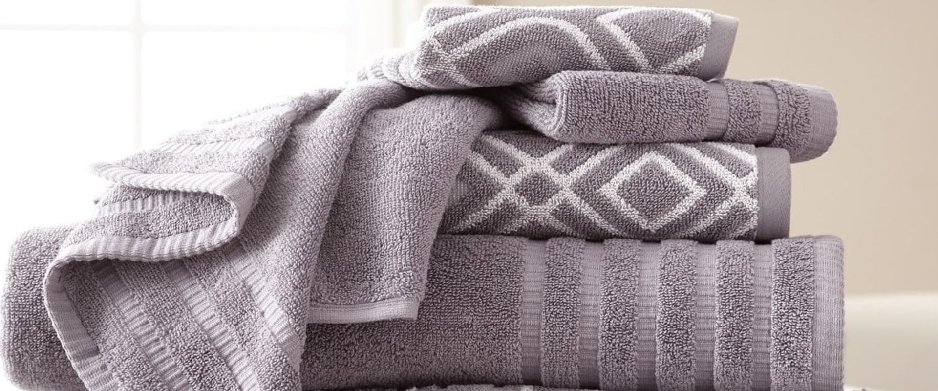 What is the difference between bath towels and tea towels?